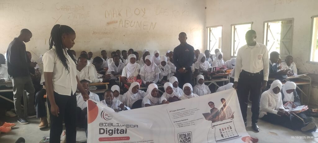 Livromoz apresenta a sua biblioteca digital na Escola Básica de Km6 – Cacara e reforça a inclusão digital promovida pela Mucowise em Moçambique