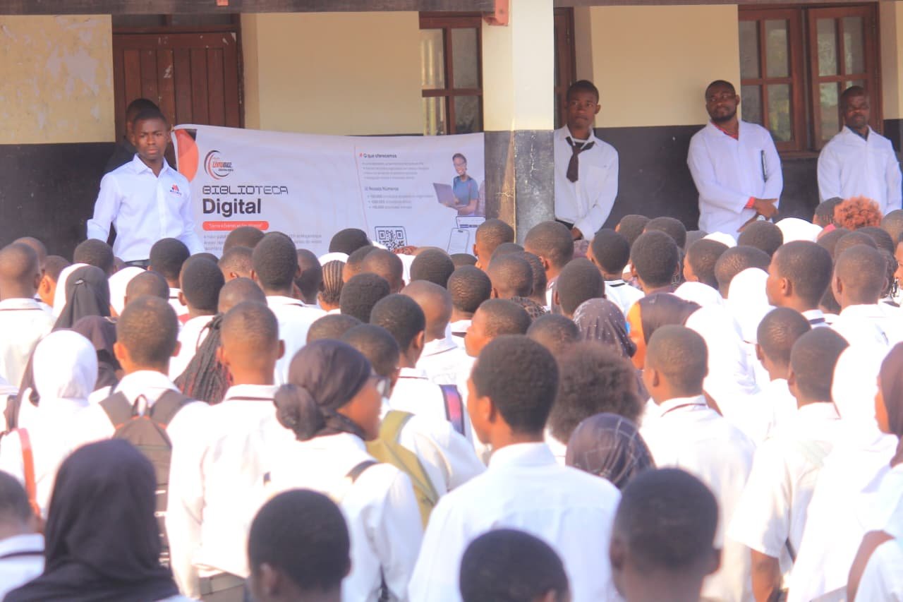 Livromoz Moçambique apresenta oficialmente a sua biblioteca digital na Escola Secundária de Moma, reforçando o compromisso da Mucowise com a educação digital em Moçambique